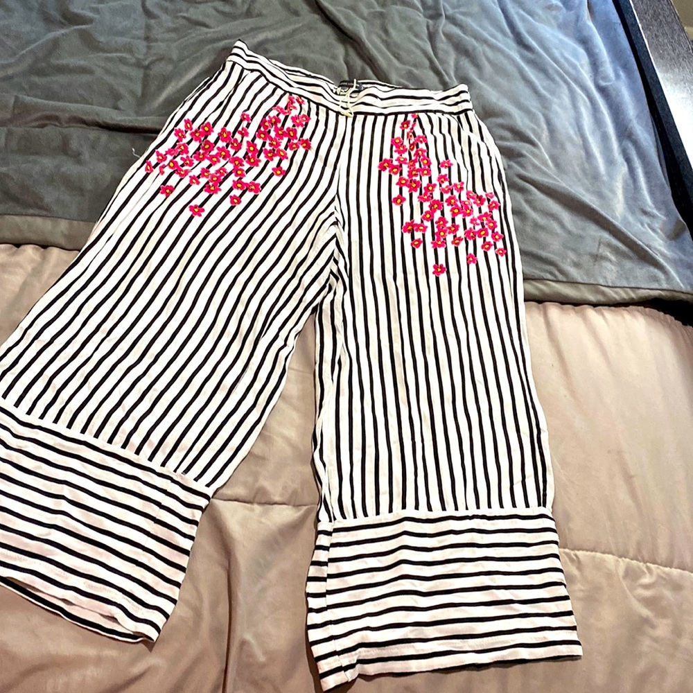 NWOT Ladies pants size M